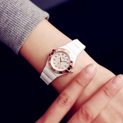 שעון קרמי עם יהלומים לנשים