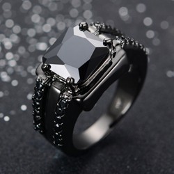 טבעת שחורה אופנתית